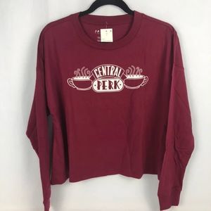 Women's Friends Central Perk Size L Graphic Long Sleeve Crop T-Shirt